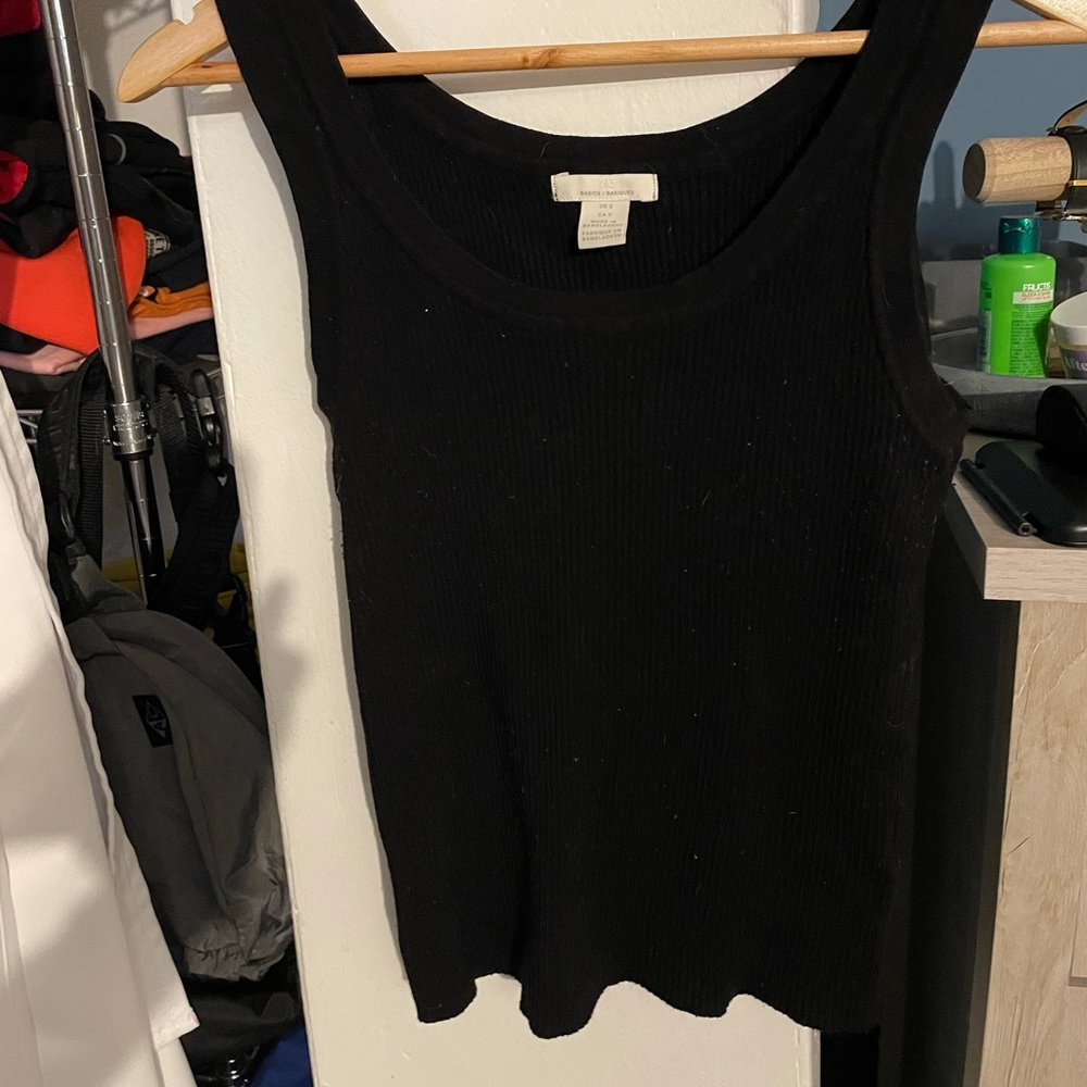 Black scoop neck tank